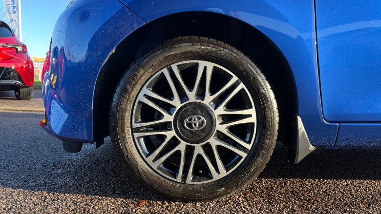 Toyota Aygo 1.0 VVT-i X-Clusiv 5dr x-shift Petrol Hatchback